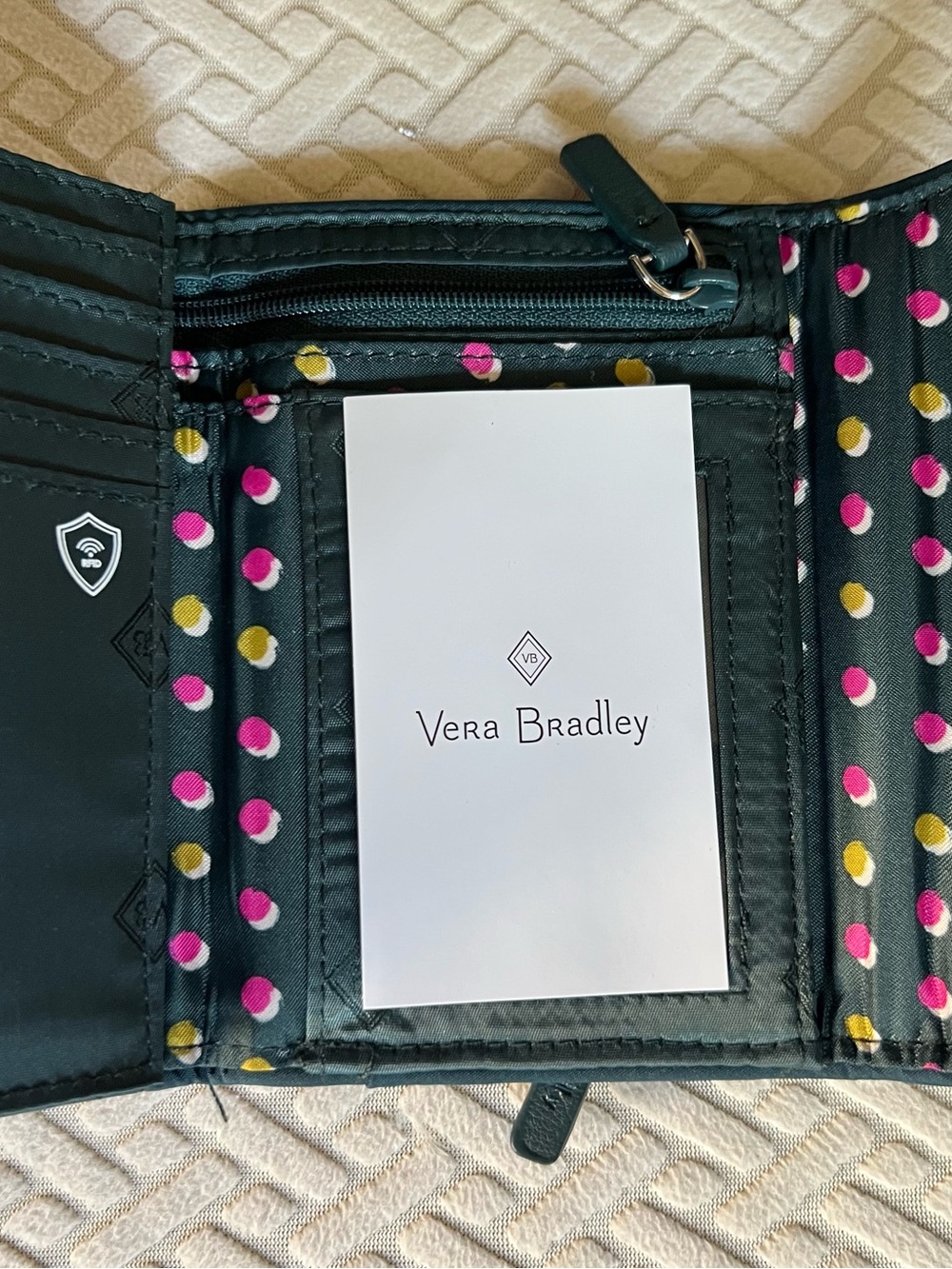 Vera Bradley trifold Floral Quilted Wallet RFID - Picture 11 of 12